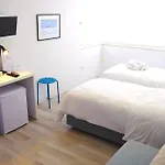 Minu מלון 2*