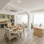Otel Minu 2*